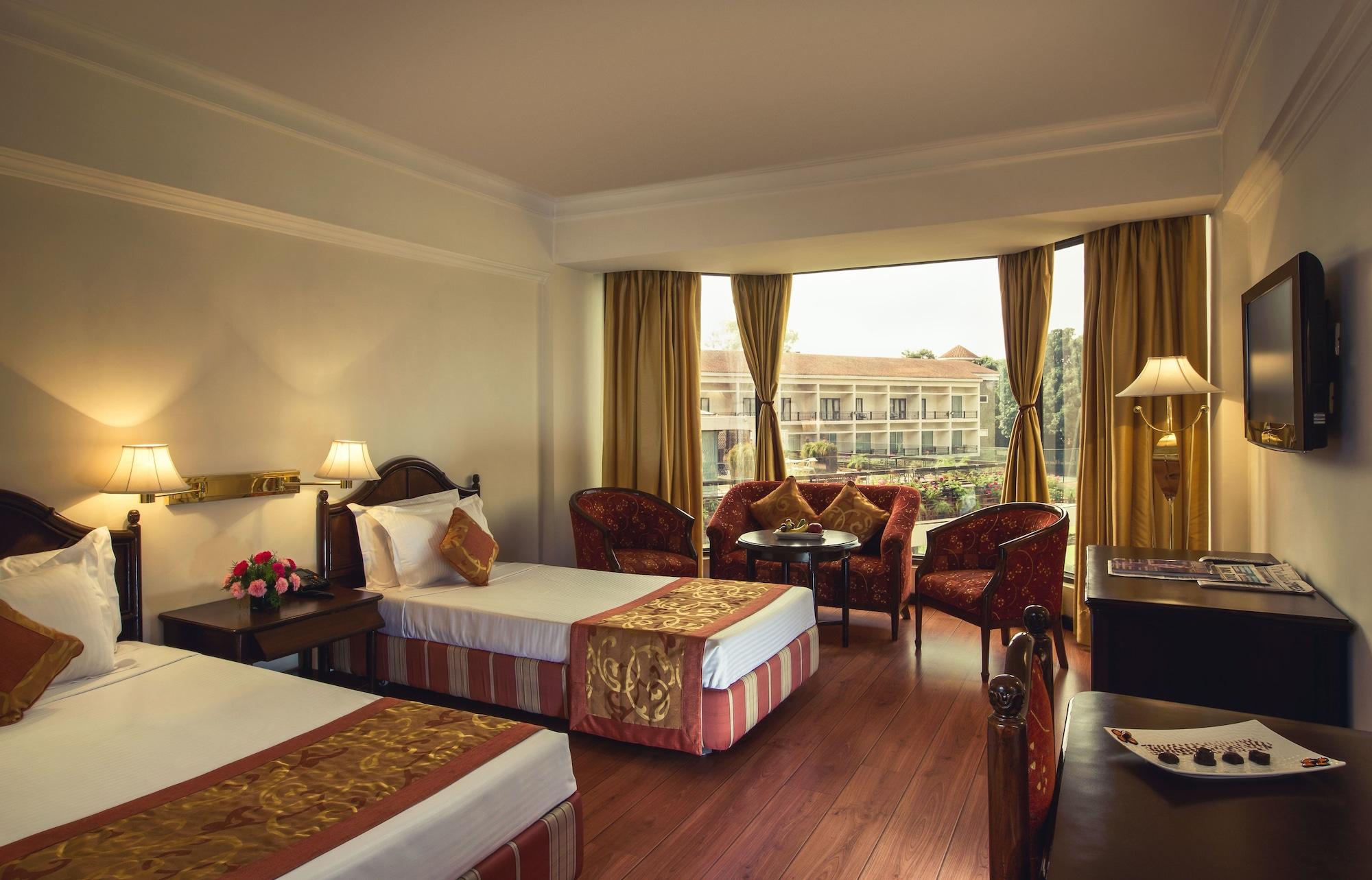 Chandīgarh Hotel Mountview מראה חיצוני תמונה