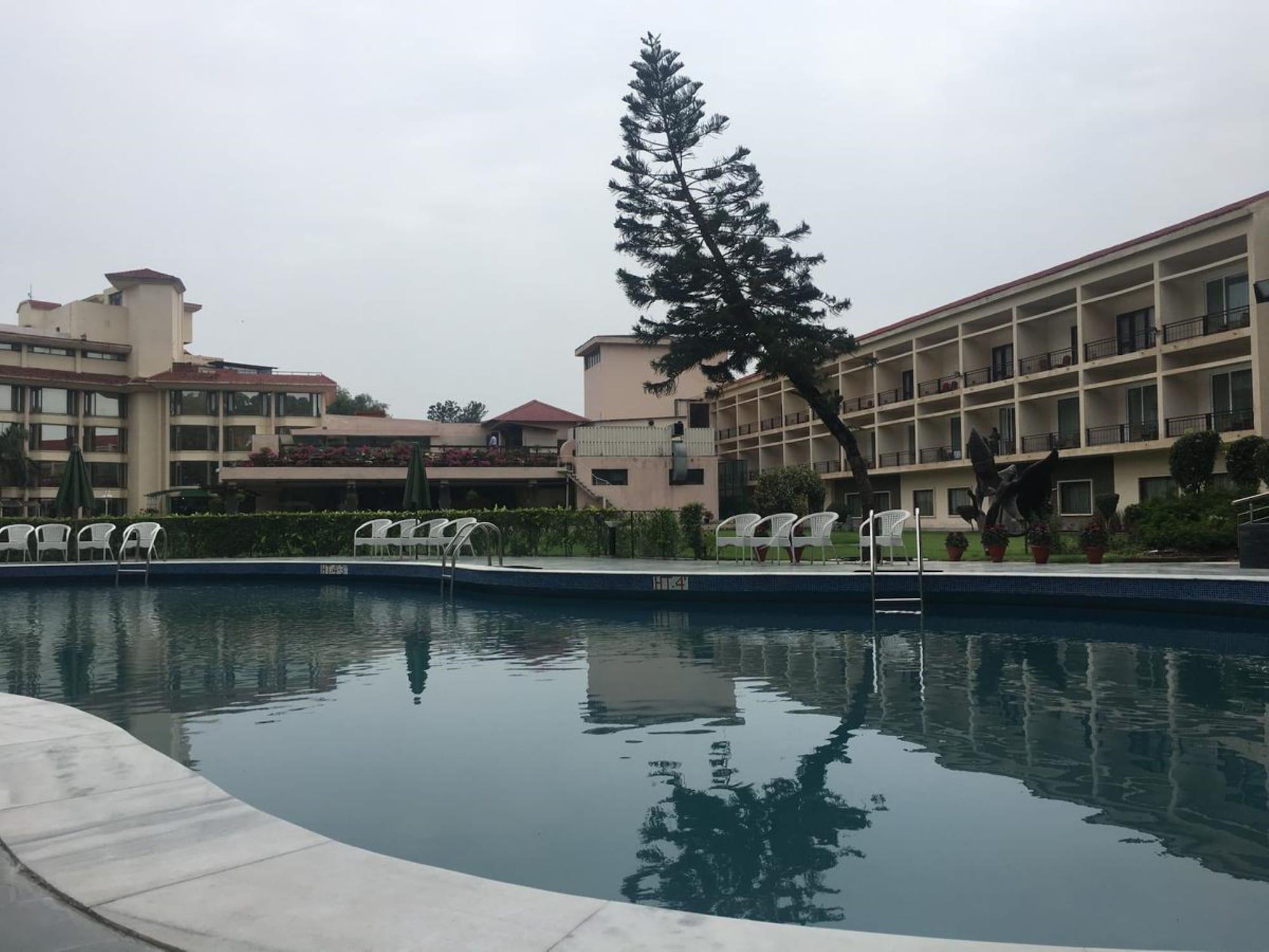 Chandīgarh Hotel Mountview מראה חיצוני תמונה